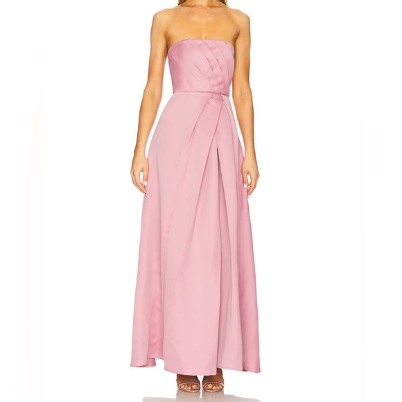 Elliatt Dresses & Skirts - ELLIATT Rose Gown in Blush